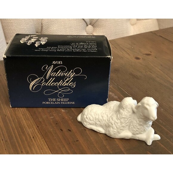 VINTAGE AVON NATIVITY  SHEEP FIGURINE - Picture 4 of 6